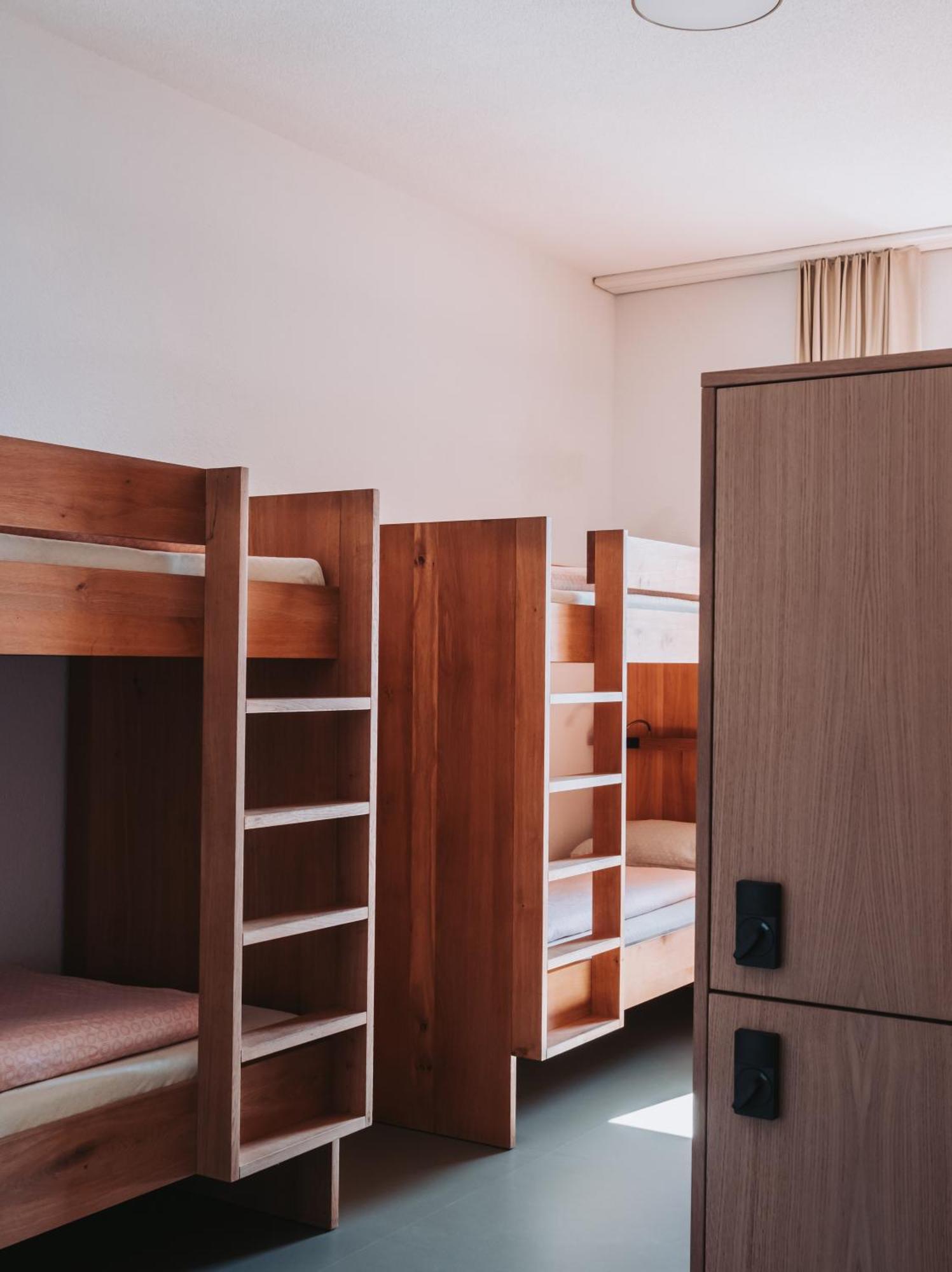 Montreux Youth Hostel Ngoại thất bức ảnh
